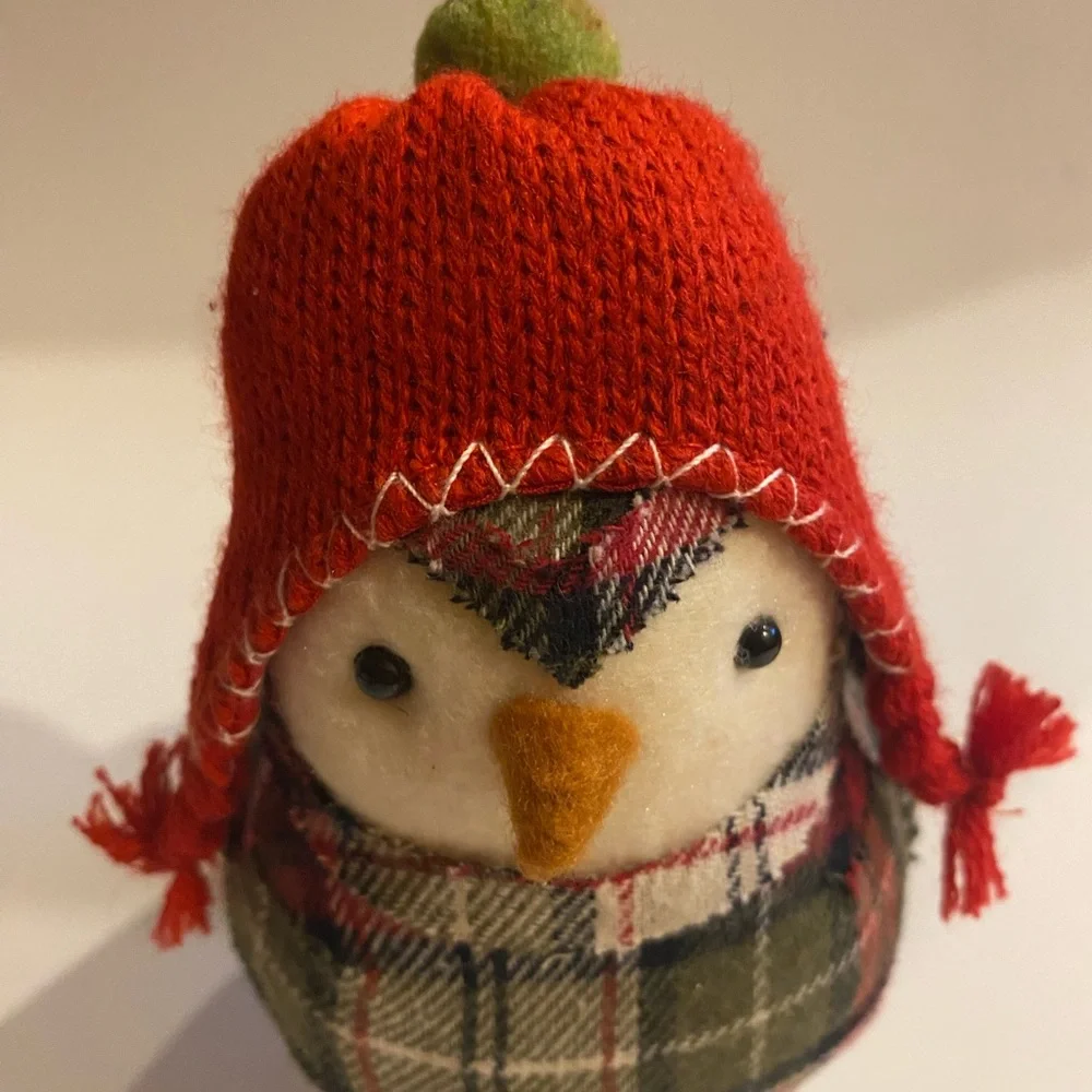 Target Wondershop 2014 Featherly Friends Plaid w/Red Hat LNWOT
